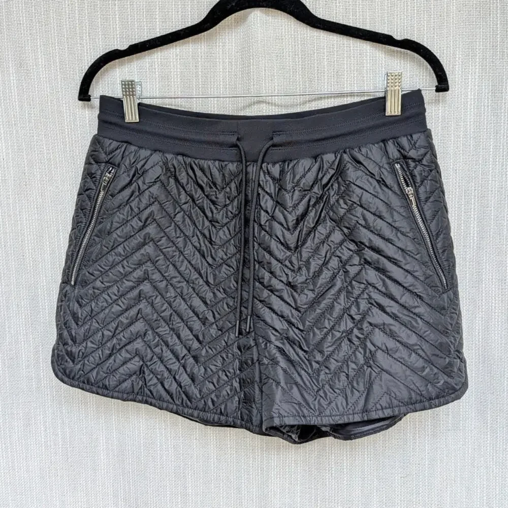 Athleta Apres Ski Shorts Womens 4 Black Quilted Nylon Wide Leg Relaxed Fit